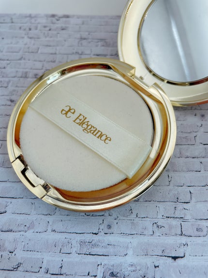 ラ プードル オートニュアンス/Elégance/プレストパウダーを使ったクチコミ(4枚目)