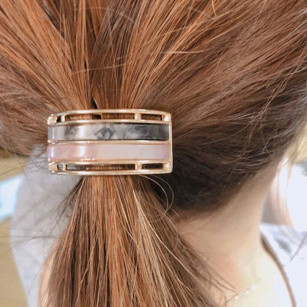 フックポニー(ダブルストライプ)/DAISO/ヘアアクセサリーを使ったクチコミ(4枚目)