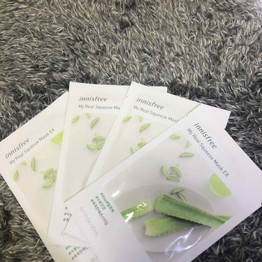 innisfree / パック

以前、韓国土産で頂いたので
レビューしてみようと思います🥰

innisfreeの商品は初めて使いましたが
他のパックに比べて
お肌の中まで染み込んでいくような
感覚で