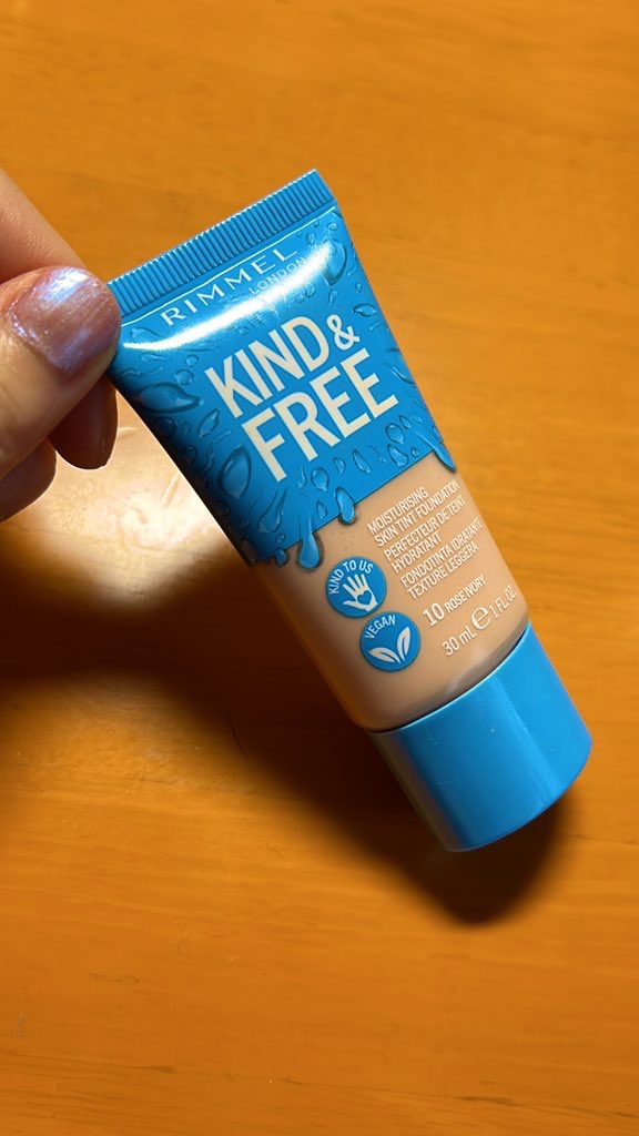 カインド&フリー モイストスキンティント/リンメル ロンドン/リキッドファンデーションを使ったクチコミ（1枚目）