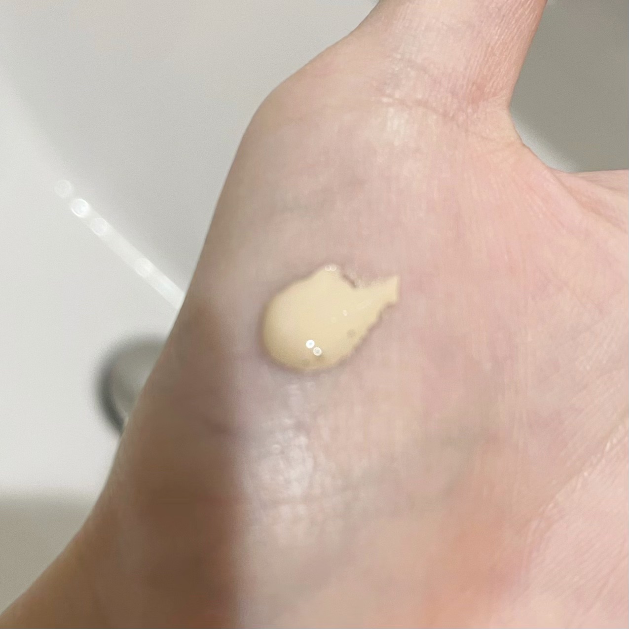 エッセンス スキングロウ ファンデーション/SHISEIDO/リキッドファンデーションを使ったクチコミ（3枚目）