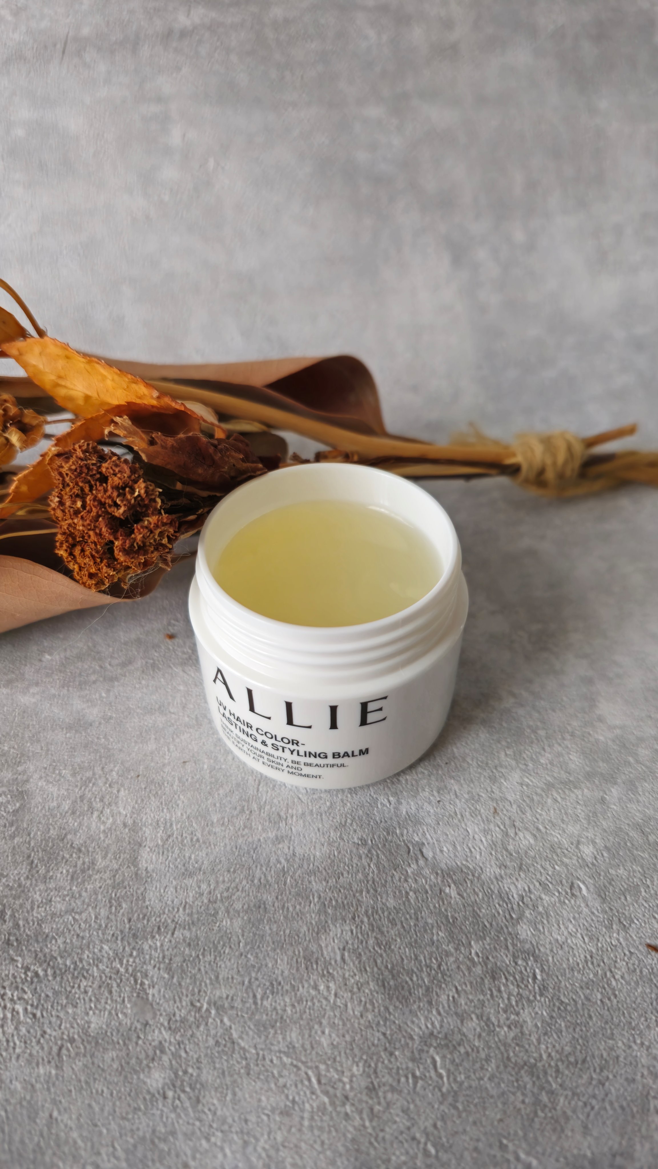 アリィー クロノビューティ UV ヘアカラーラスティング＆スタイリング バーム/アリィー/ヘアバームを使ったクチコミ（2枚目）