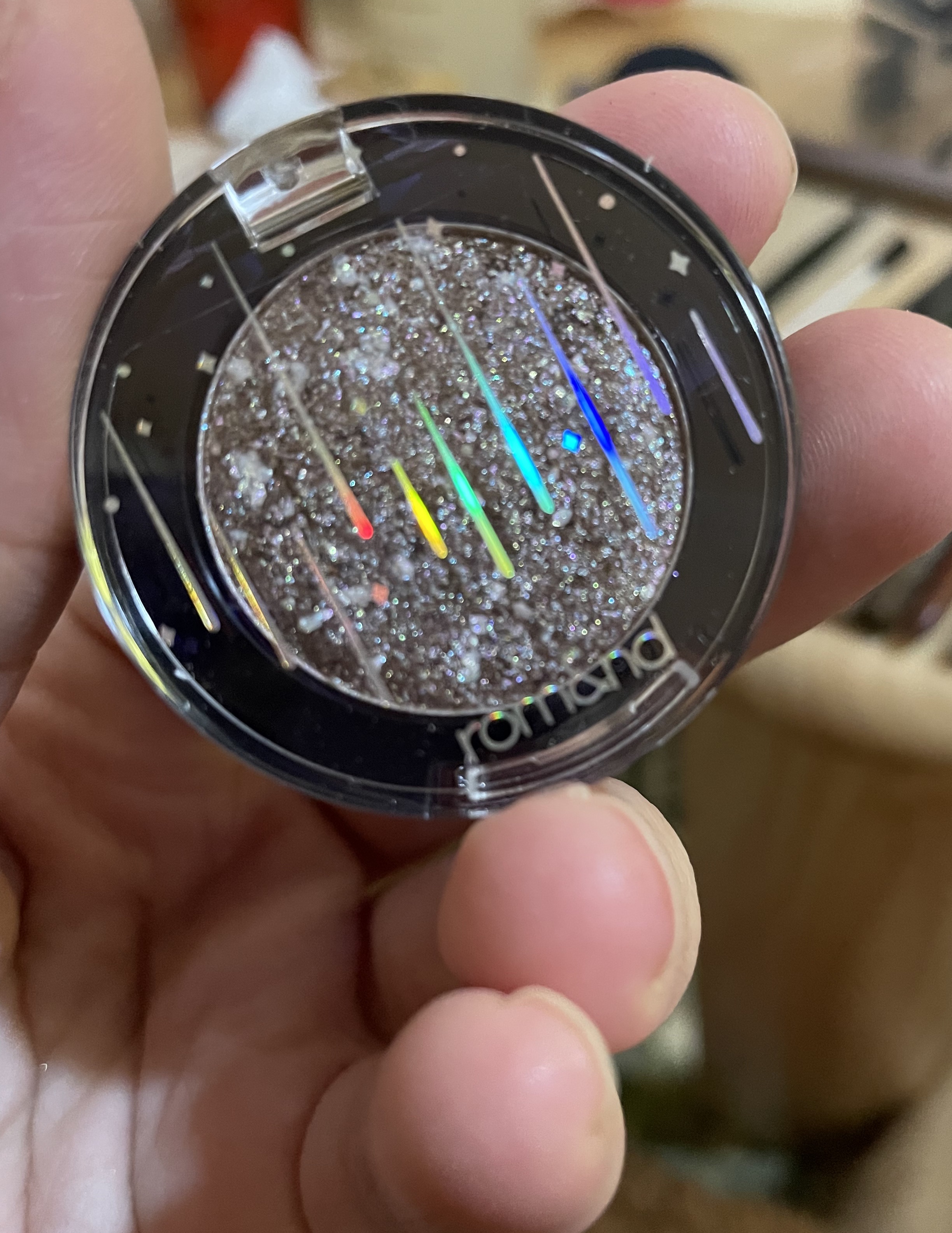 グリッター シャドウ カラー 05 アゥアギャラクシー(OUR GALAXY)/rom&nd/グリッターを使ったクチコミ（1枚目）