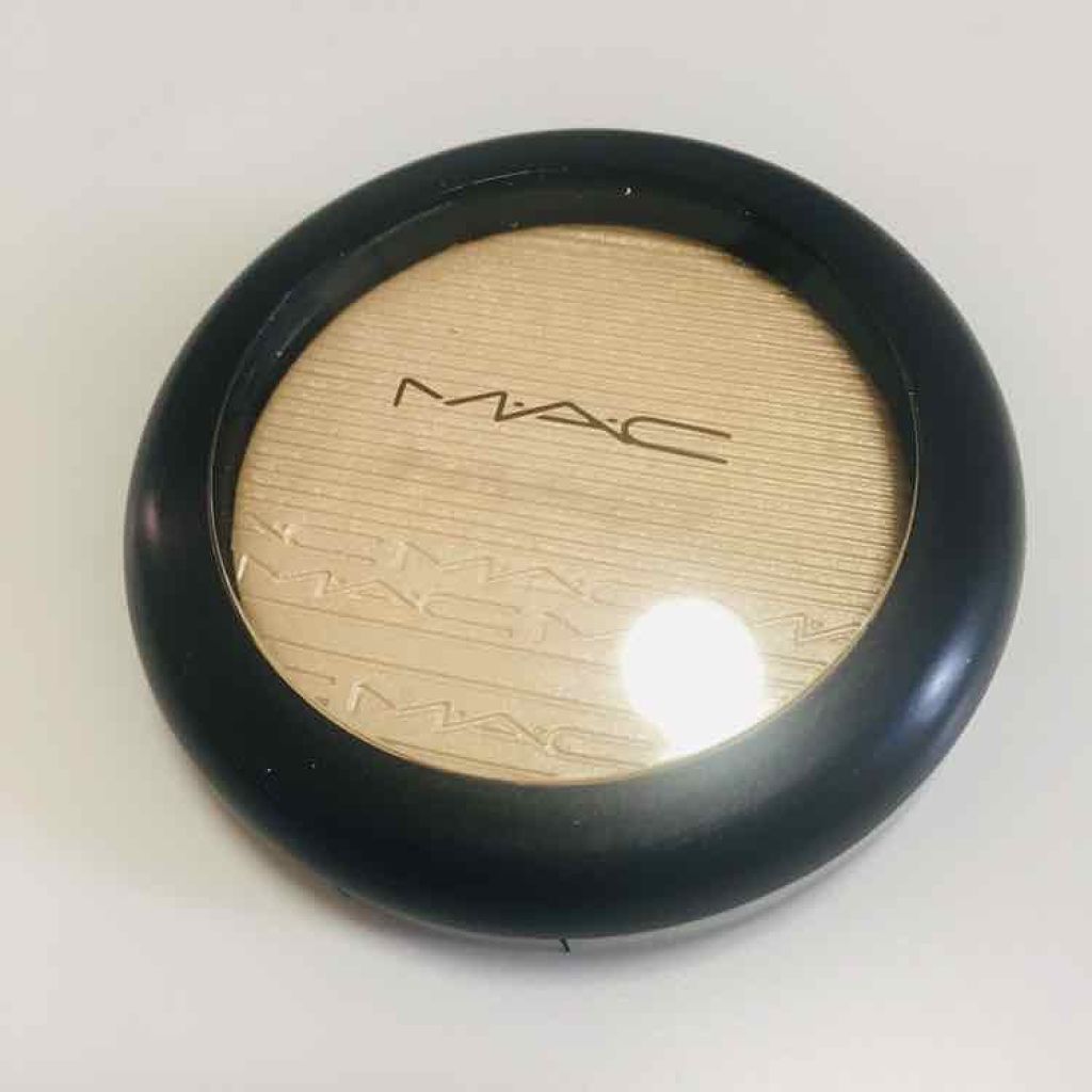 エクストラ ディメンション スキンフィニッシュ/M・A・C/プレストパウダーを使ったクチコミ(2枚目)