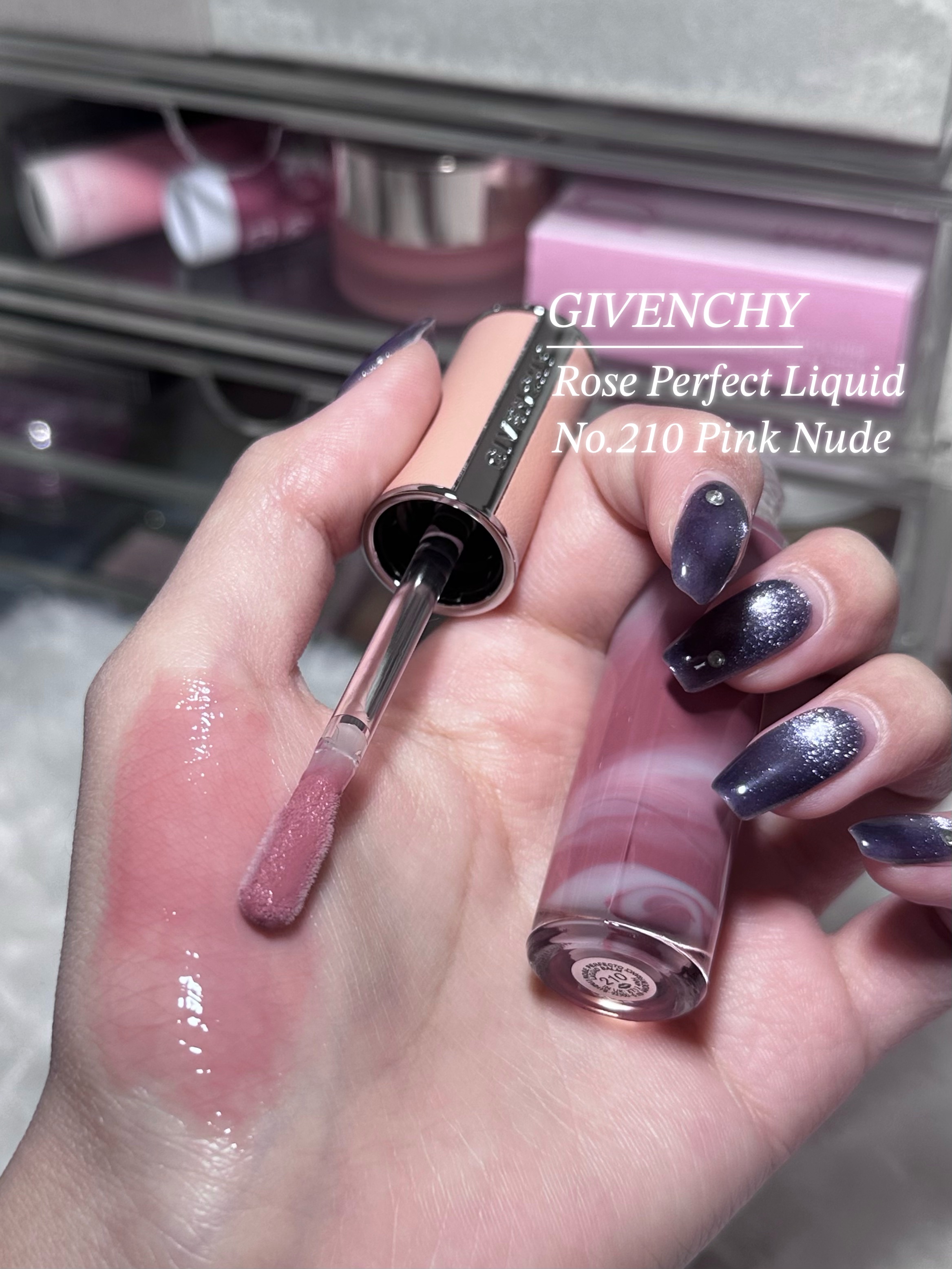 ローズ・パーフェクト・リキッド No.210 ピンク･ヌード (フォール コレクション 2024)/GIVENCHY/口紅を使ったクチコミ（2枚目）