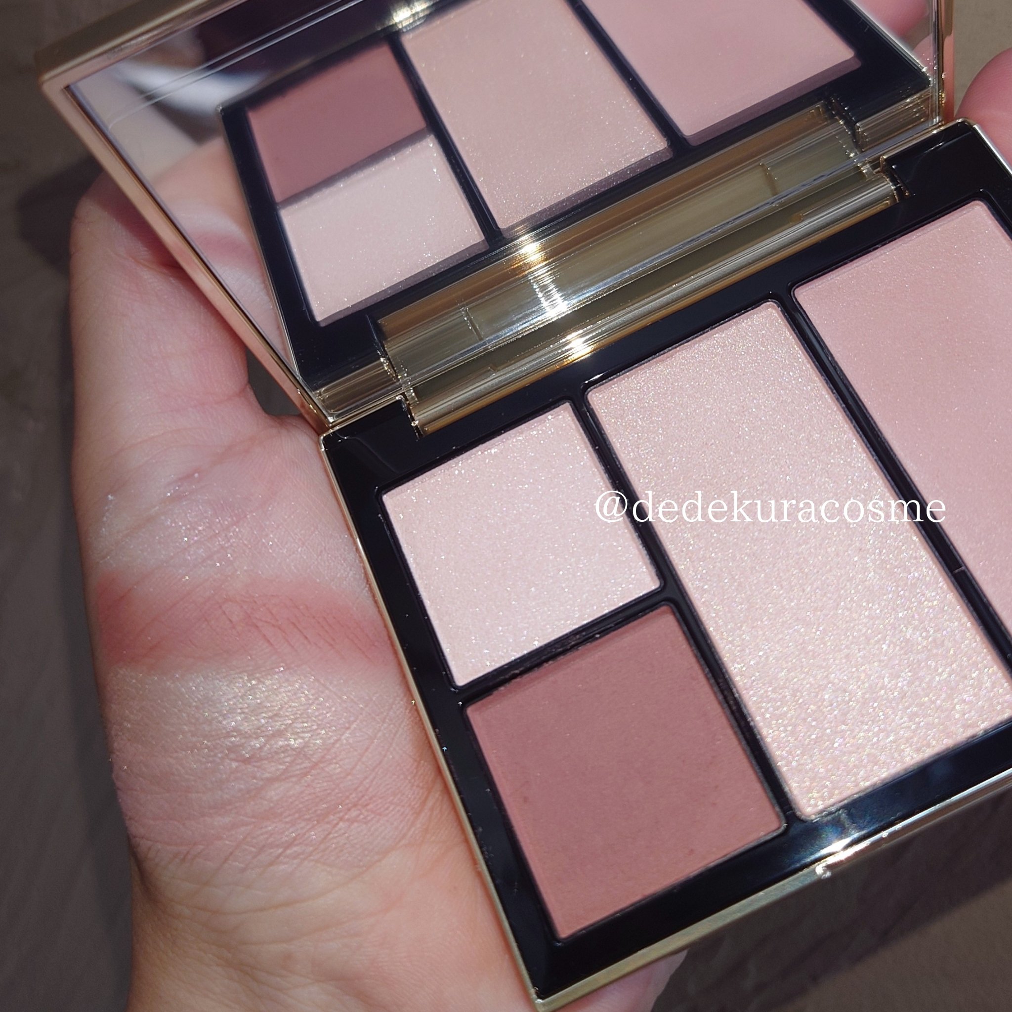 フェイス スタイリスト 04 Layered Of Romance/SNIDEL BEAUTY/アイシャドウパレットを使ったクチコミ（2枚目）