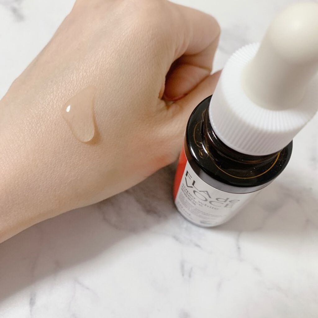 FLA de VOCE スーパーホワイト 美容原液のクチコミ「根本からの透明白肌を追求した新しい考えの美容原液、スーパーホワイト美容原液を使ってみたよ。

.....」（2枚目）