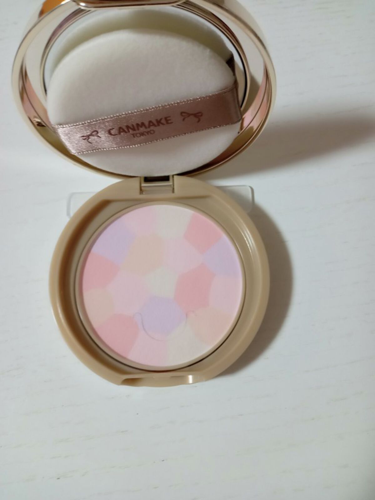 マシュマロフィニッシュパウダー　～Abloom～/キャンメイク/プレストパウダーを使ったクチコミ（3枚目）