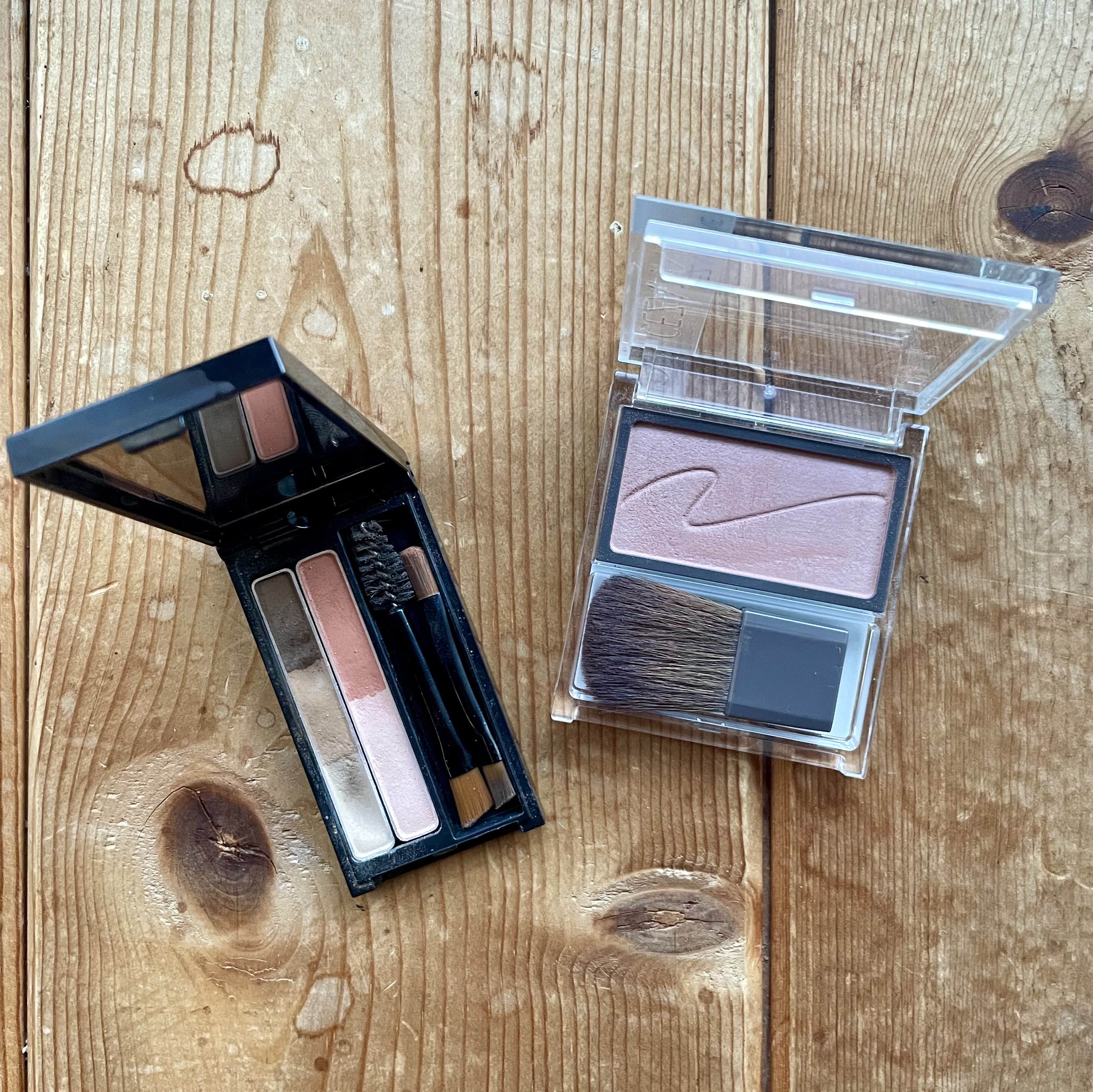 デザイニングアイブロウ3D(デュアルカラー)/KATE/パウダーアイブロウを使ったクチコミ（1枚目）