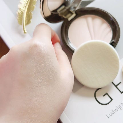 みちねえ フォロバ on LIPS 「・・新技術〈スポットライト処方〉採用、顔にメリハリを与えてくれ..」(6枚目)