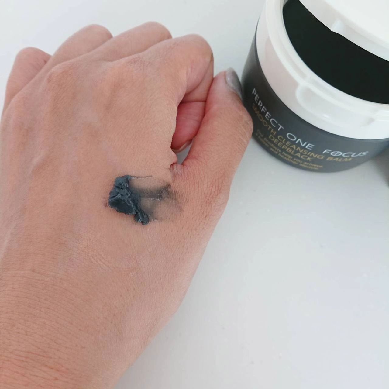 パーフェクトワンフォーカス スムースクレンジングバーム ディープブラック/PERFECT ONE FOCUS/クレンジングバームを使ったクチコミ(3枚目)