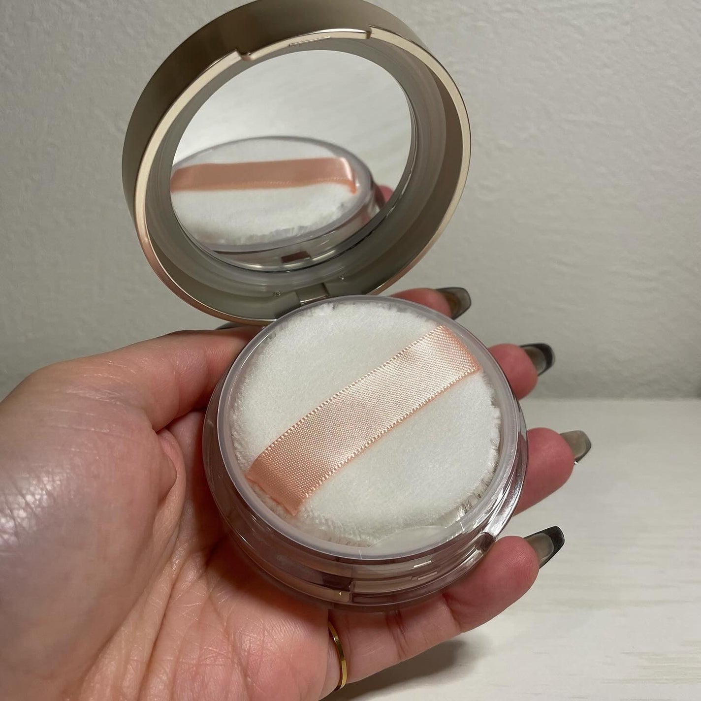 SC モイストパウダー/マーシュ・フィールド/ルースパウダーを使ったクチコミ(3枚目)