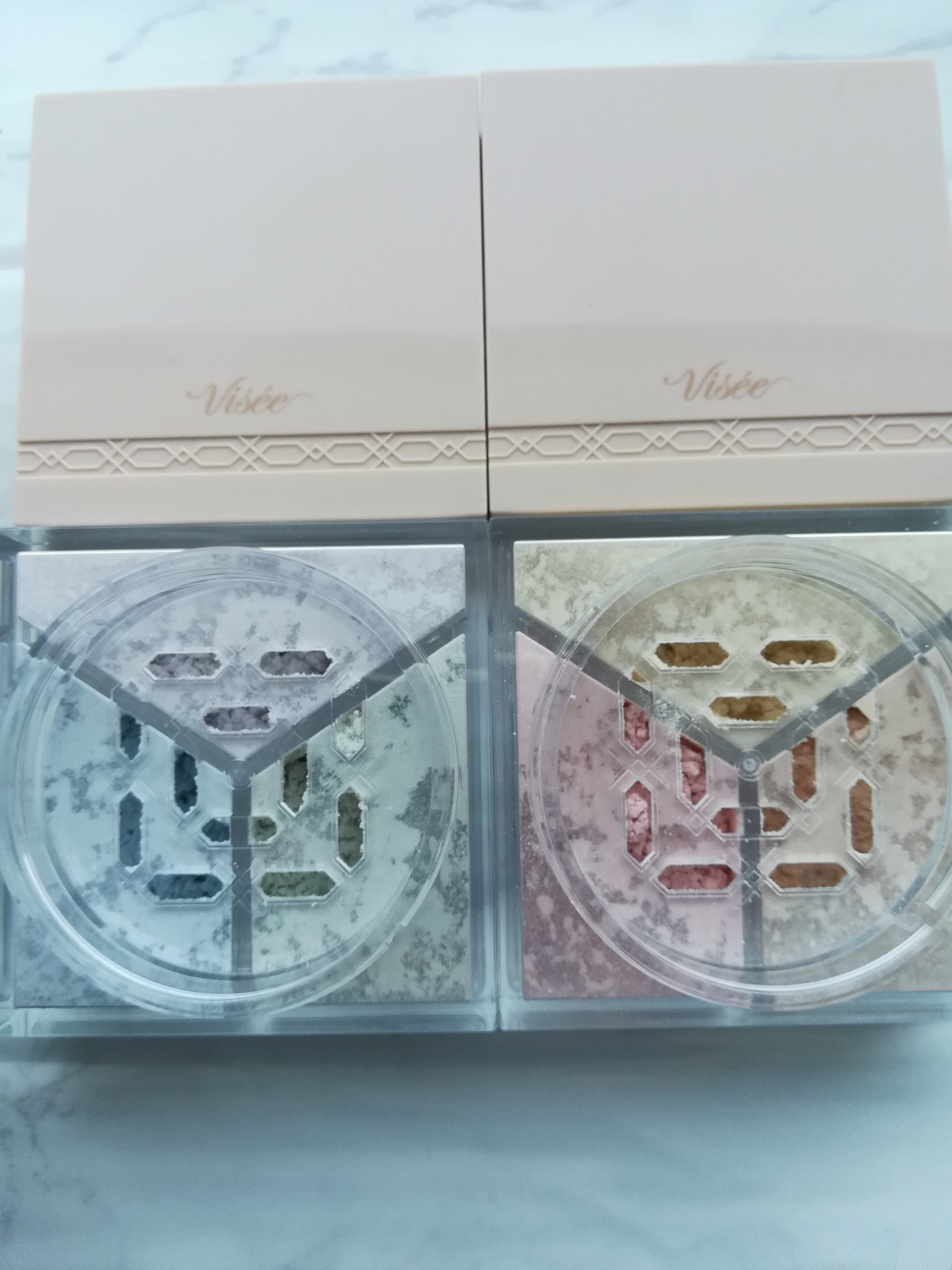 トリニタス グロウ パウダー/Visée/ルースパウダーを使ったクチコミ（2枚目）