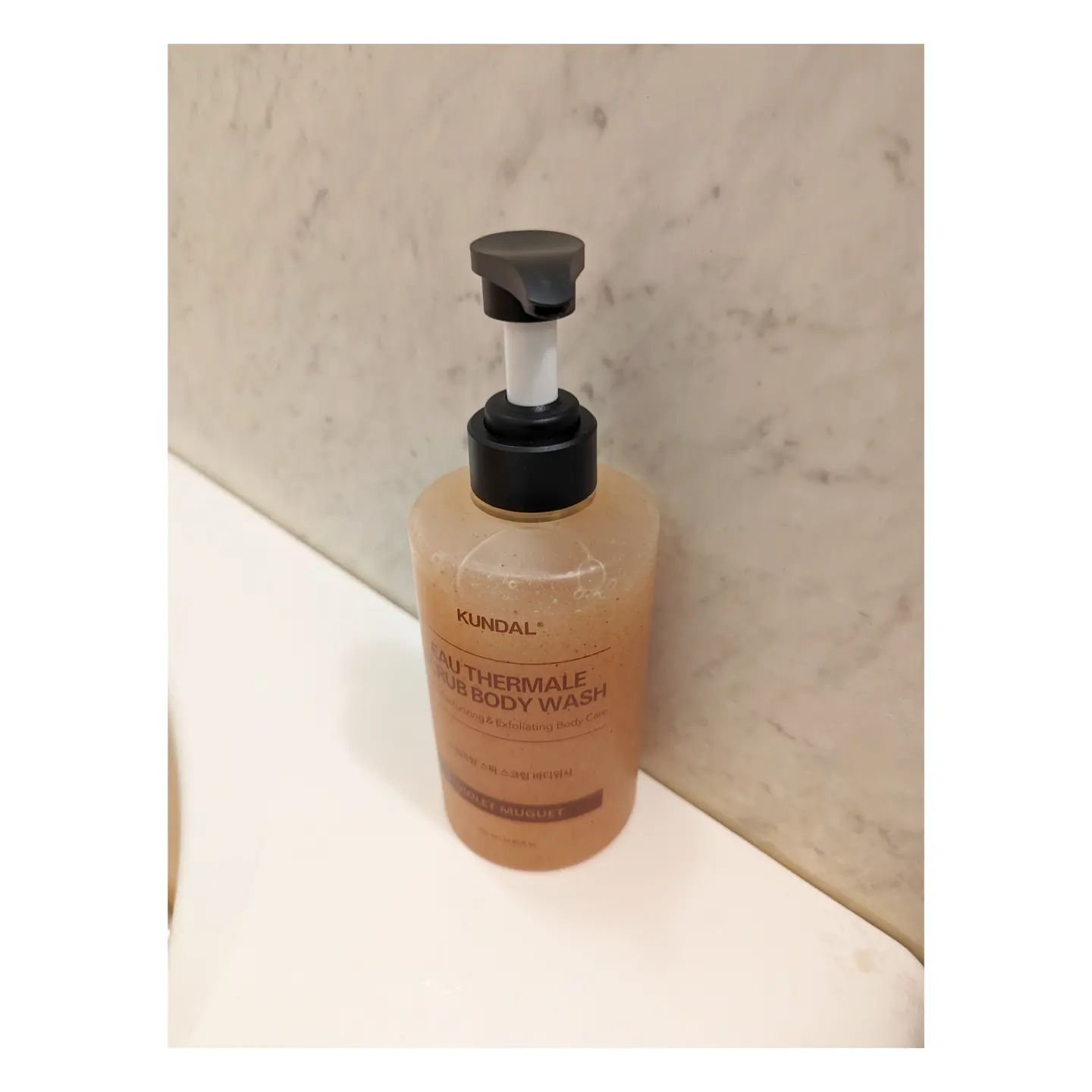 スクラブボディーウォッシュ/KUNDAL/ボディスクラブを使ったクチコミ（2枚目）