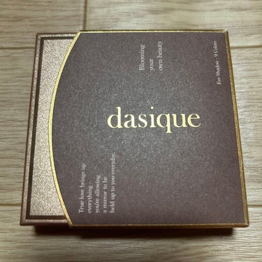 ✤dasiqueシャドウパレット
11チョコレートファッジ



ずっと欲しくてこの前のメガ割で買っちゃいました🥺



発色は意外と抑え目なのでナチュラルなブラウンメイクが出来そうだなと思いました！
