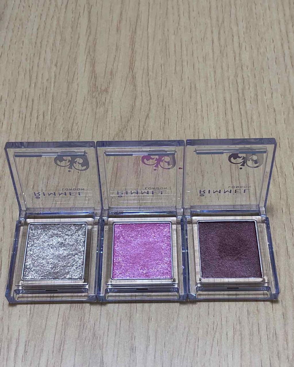 プリズム パウダーアイカラー/リンメル ロンドン/単色アイシャドウを使ったクチコミ（2枚目）