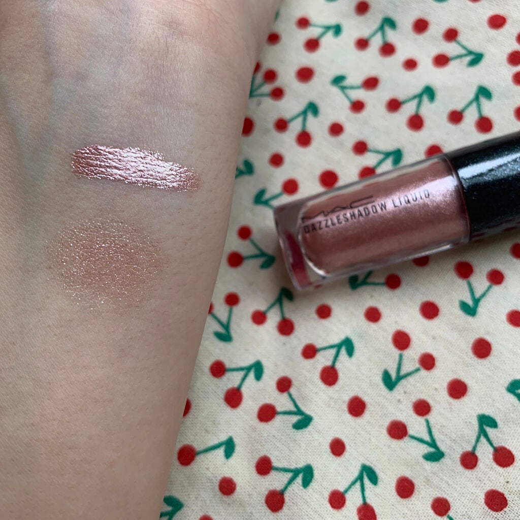 ダズルシャドウ リキッド/M・A・C/リキッドアイシャドウを使ったクチコミ(2枚目)