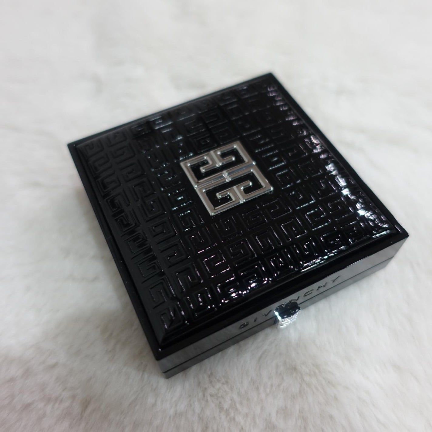 プリズム・リーブル・スキンケアリング・グロウ・クッション/GIVENCHY/クッションファンデーションを使ったクチコミ(5枚目)