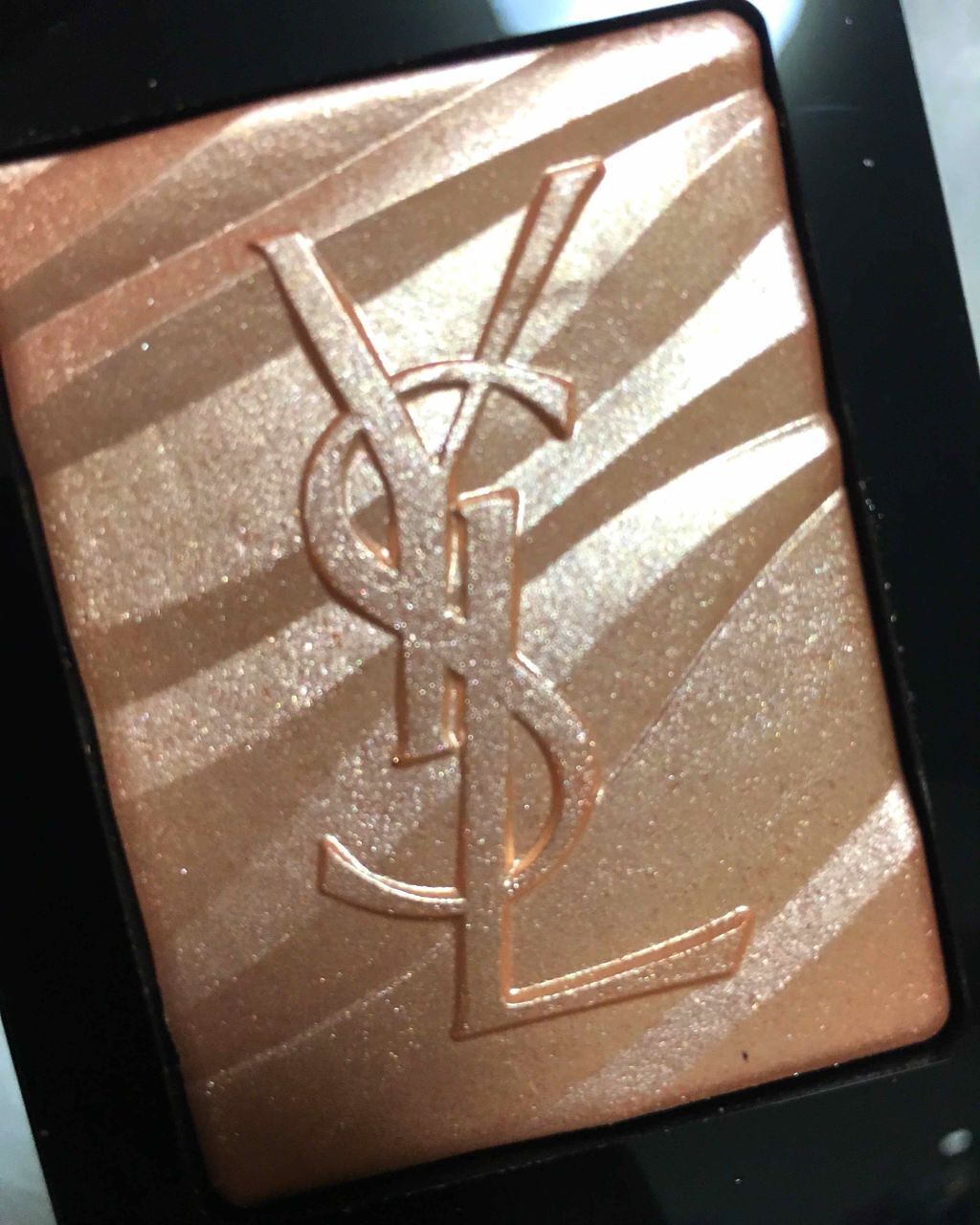 サハリエンヌ フェイスパウダー/YVES SAINT LAURENT BEAUTE/プレストパウダーを使ったクチコミ（2枚目）