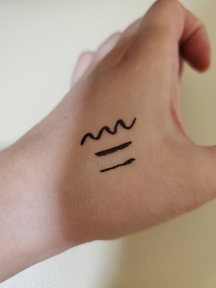 スキルレスライナー/LUMIURGLAS/リキッドアイライナーを使ったクチコミ(4枚目)