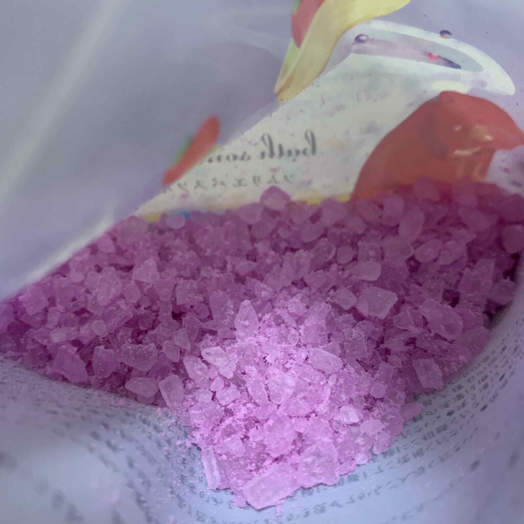 ソムリエ バスソルト もぎたてミックスベリーとすりおろし林檎のキール・バス/charley/無機塩系入浴剤を使ったクチコミ(3枚目)