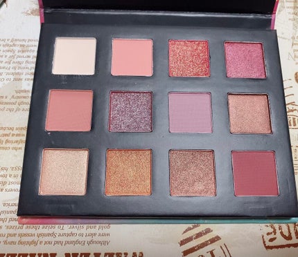 HEXZEスターライトファントム12アイシャドウ01/HEXZE(ヘックスゼ)/アイシャドウパレットを使ったクチコミ(2枚目)