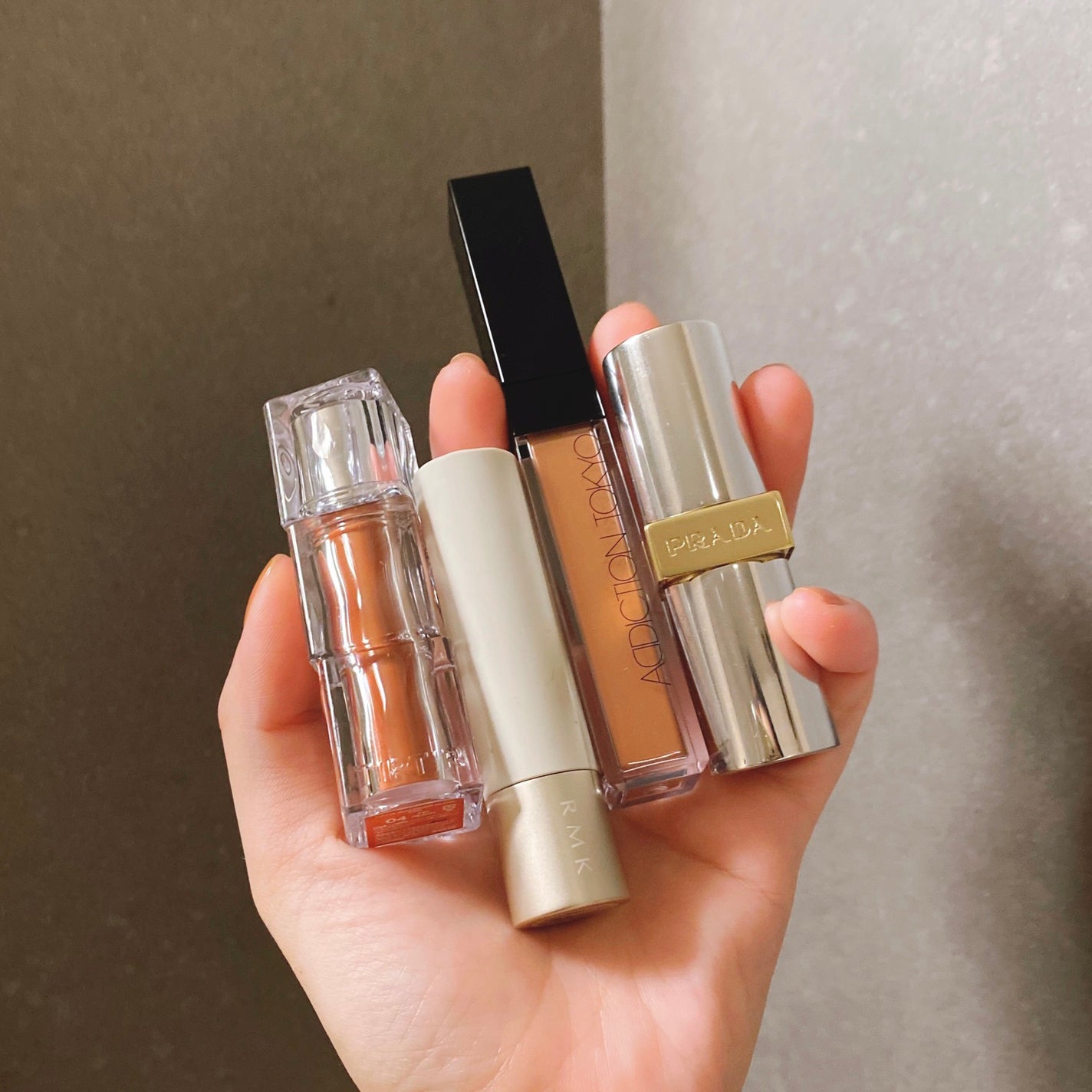 モノクローム ウェイトレス リップカラー(マット レザー)/PRADA BEAUTY/口紅を使ったクチコミ(1枚目)