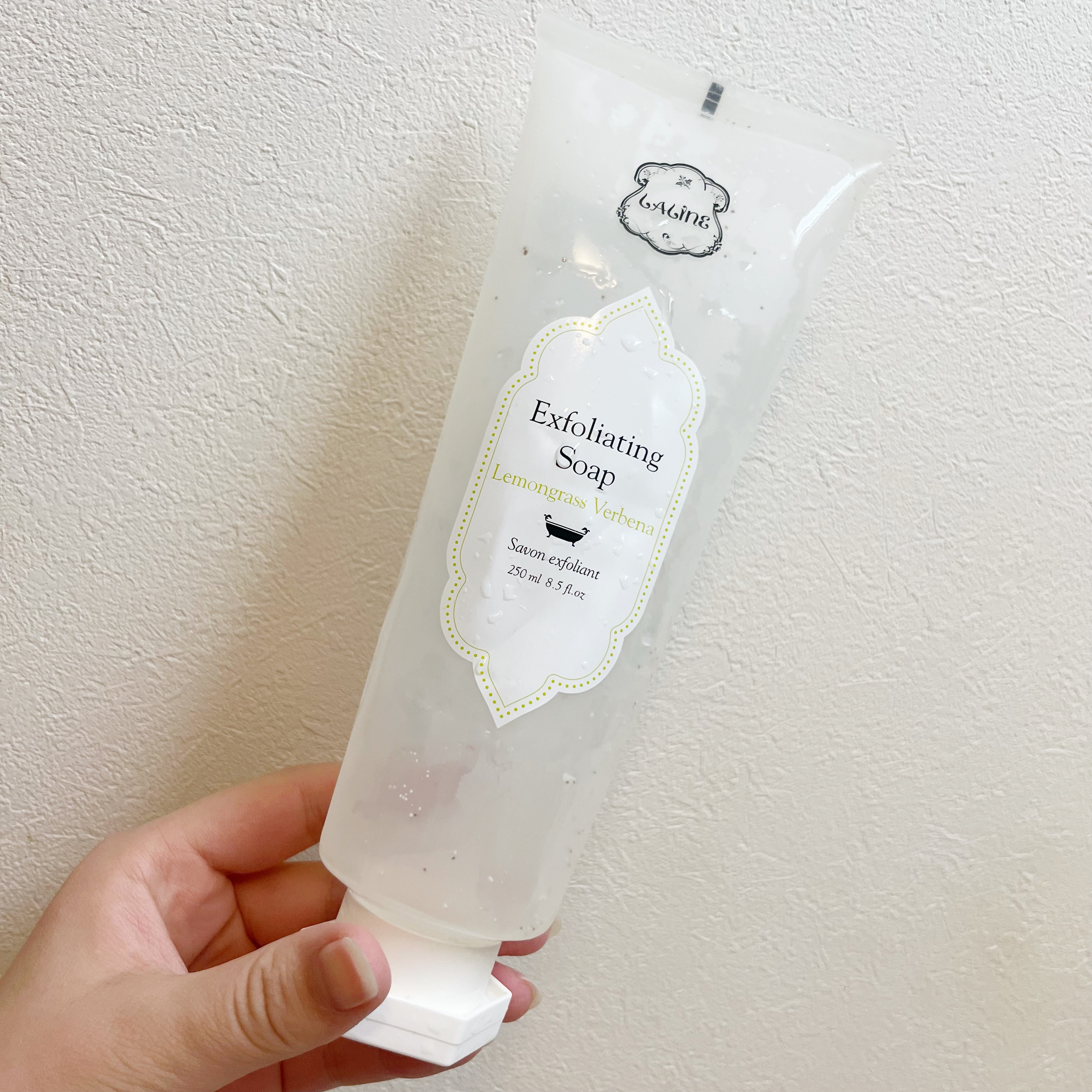 エクスフォリエーティングボディソープ レモングラスバーベナ/Laline/ボディスクラブを使ったクチコミ（1枚目）