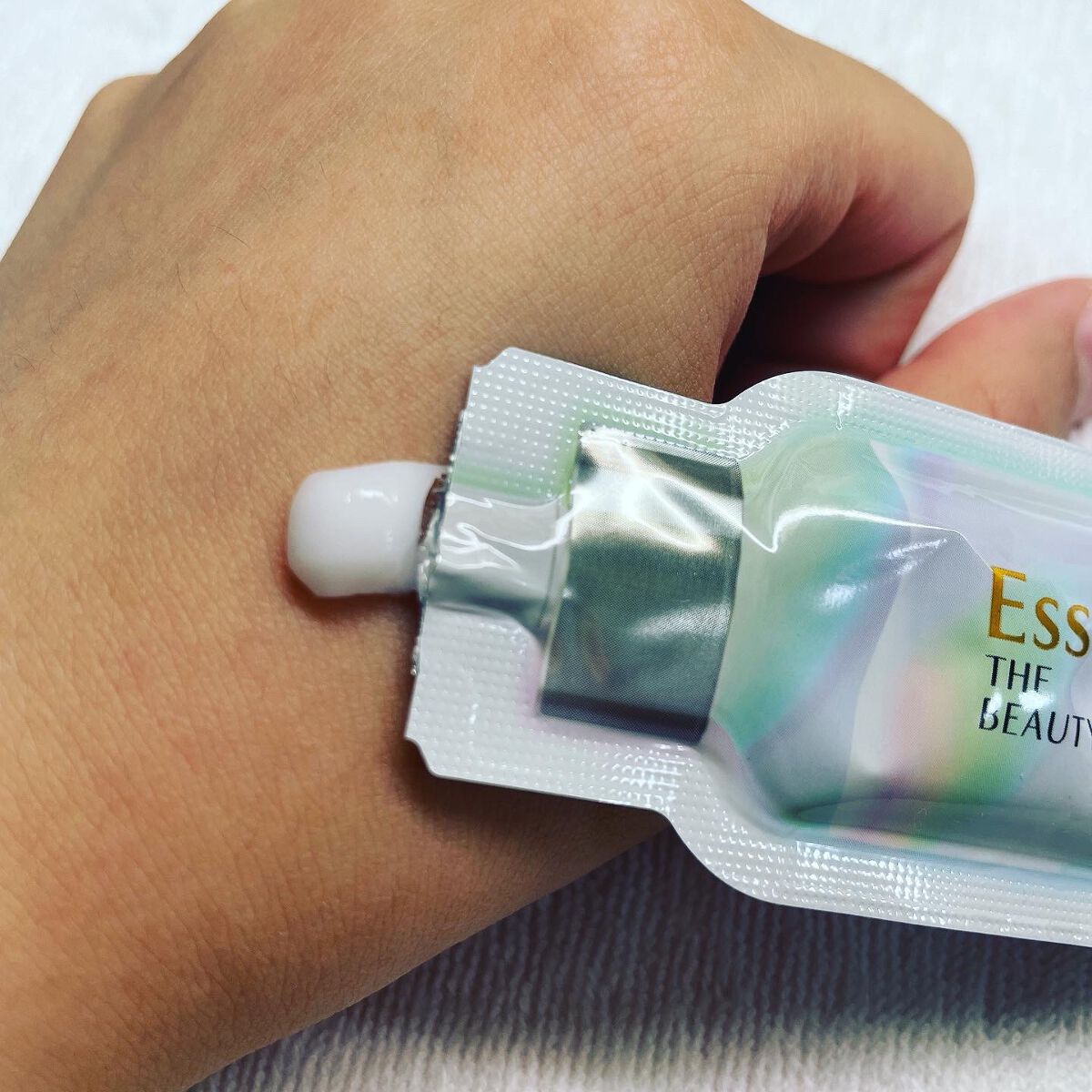 ザビューティ うるツヤチャージヘアパック/エッセンシャル/ヘアマスク・ヘアパックを使ったクチコミ(4枚目)