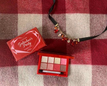 ♥️♥️♥️
・
バレンタイン限定コレクション
Jill Stuart Galentine’s Party アイシャドウパレット🍫
もう、情報解禁した時に完全に一目惚れ😍
どうしても欲しかったので予約し