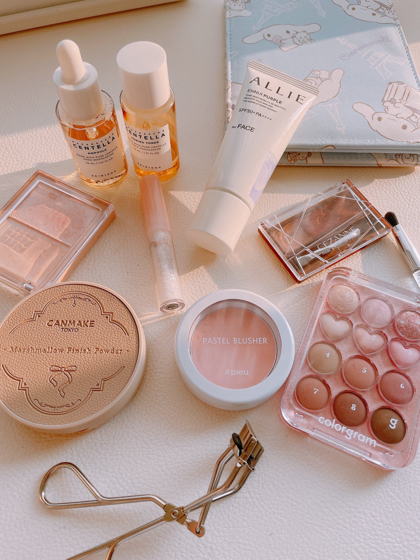 Zu on LIPS 「旅行に持っていったコスメたち軽いパッケージのプチプチが大活躍!..」(1枚目)