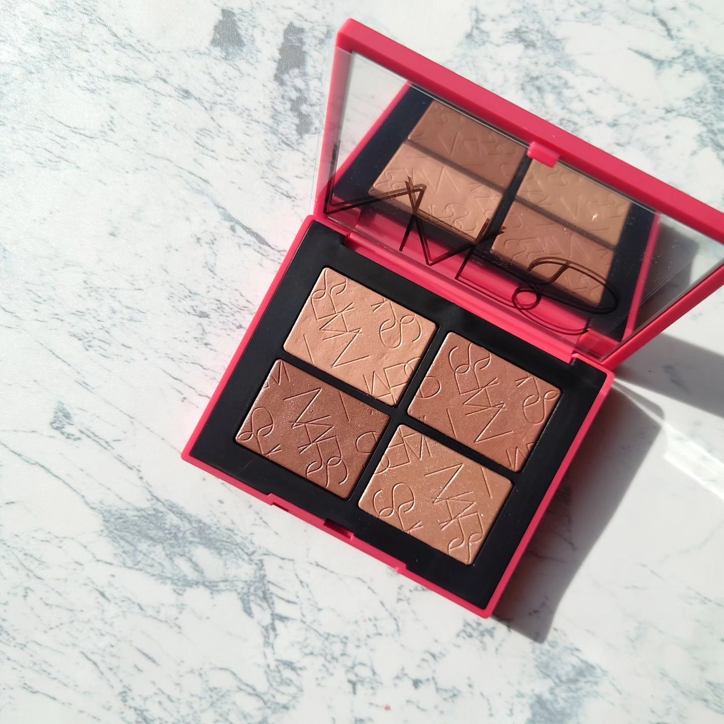 ライトリフレクティング クワッドアイシャドー/NARS/アイシャドウパレットを使ったクチコミ（2枚目）