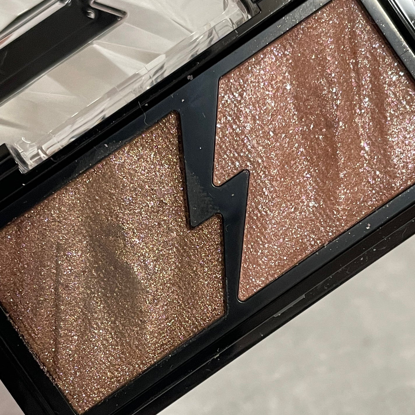 エレクトリックショックアイズ /KATE/アイシャドウパレットを使ったクチコミ(2枚目)