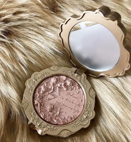 リトルエンジェル ハイライター レヴェレーション(啓示録)/FlowerKnows/パウダーハイライトを使ったクチコミ(2枚目)