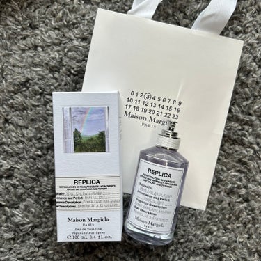 MAISON MARTIN MARGIELA PARFUMS
レプリカ オードトワレ ウェン ザ レイン ストップス

1番人気レイジーサンデーモーニングにウッディな香りがプラスされたような匂いだなと感