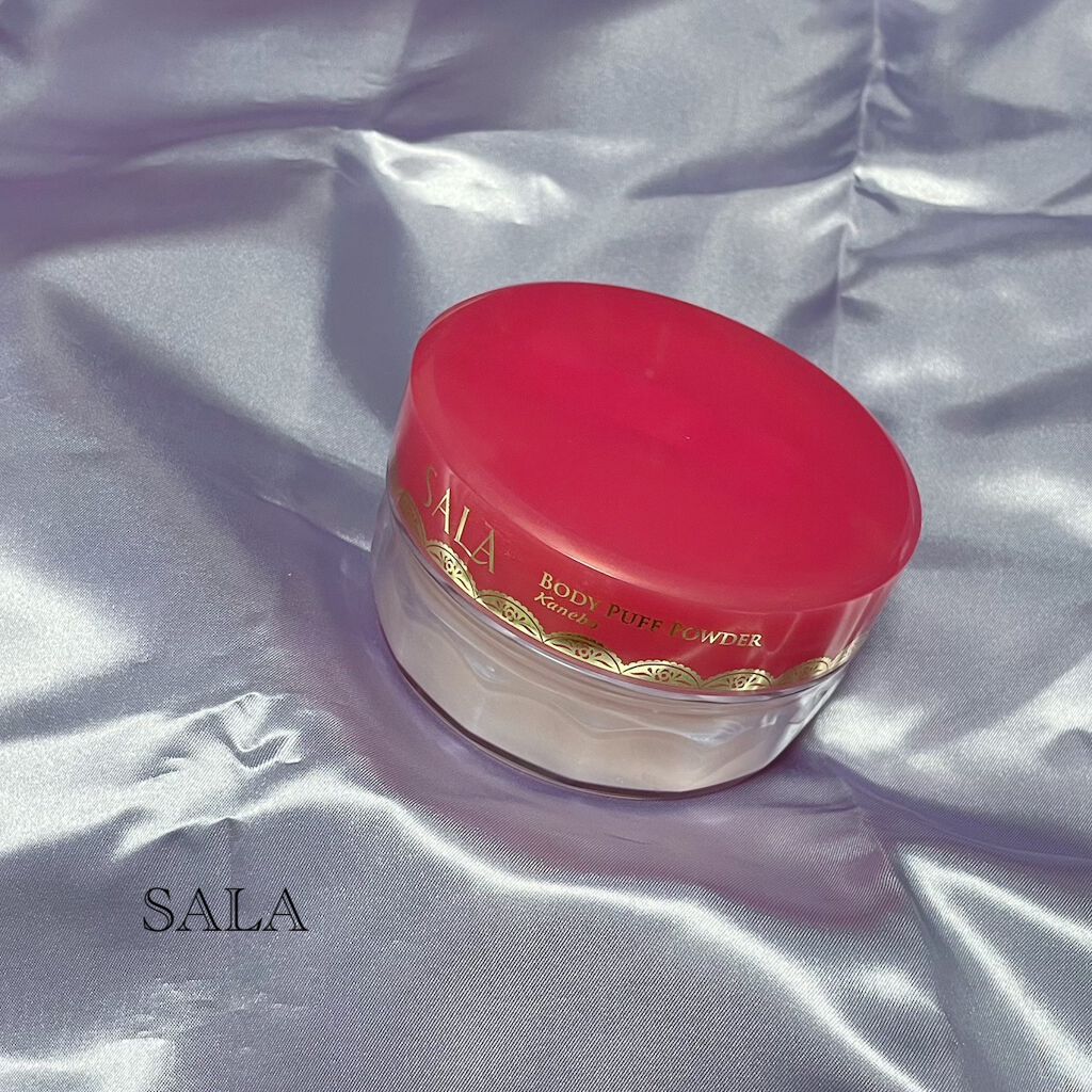 SALA ボディパフパウダーN プリズムパール(サラ スウィートローズの香り)のクチコミ「\サラサラが持続💎/
SALA
ボディパフパウダーN
プリズムパール
40g
税込1750円
.....」（1枚目）