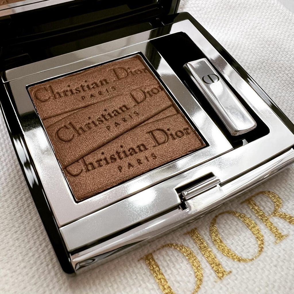 モノ クルール クチュール 573 ヌード ドレス/Dior/単色アイシャドウを使ったクチコミ（1枚目）