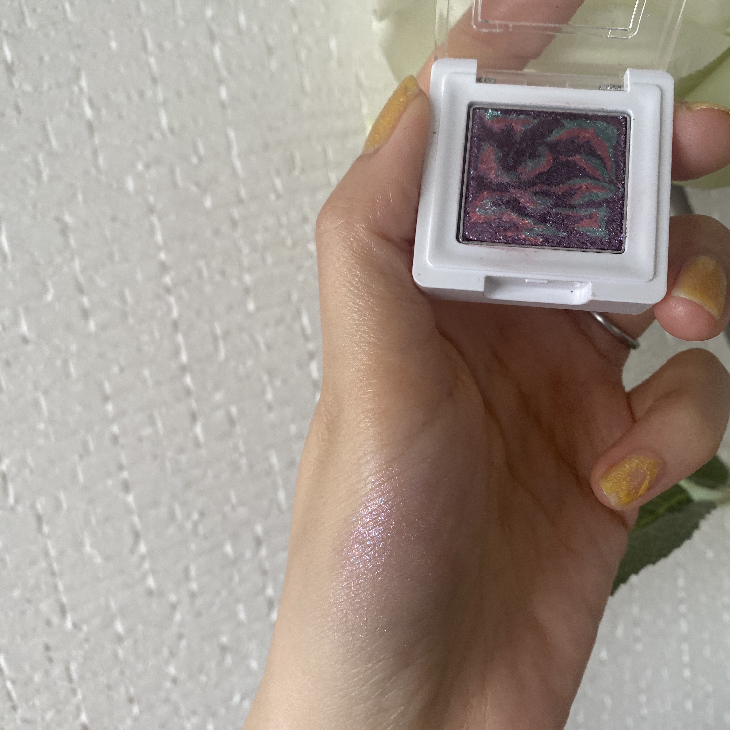 グリッタープリズム シャドウ マーブル/MISSHA/単色アイシャドウを使ったクチコミ（2枚目）