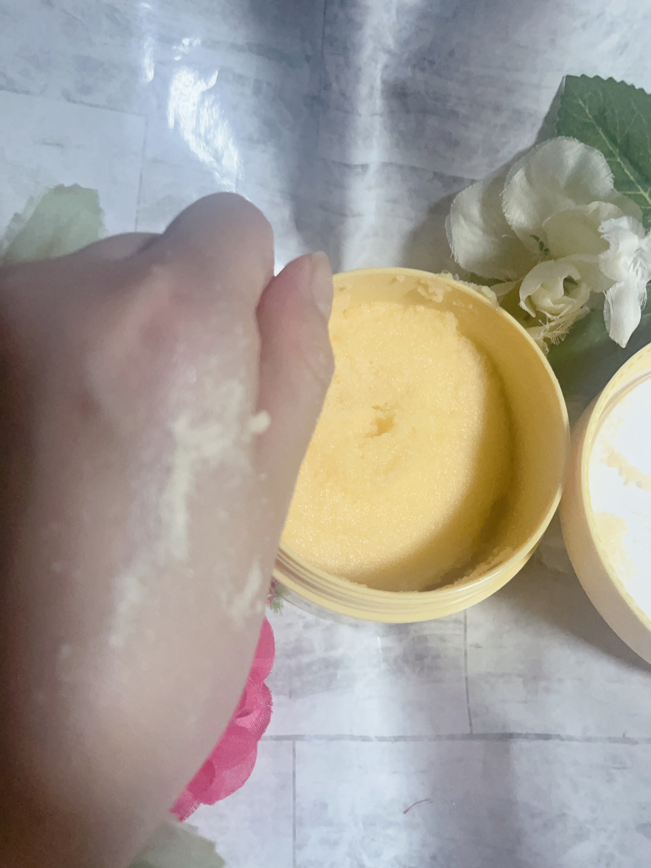 Q+Me スウィートボムタラソスクラブレモンティーの香り 180g/AGARISM/バストケア・ヒップケアを使ったクチコミ（3枚目）