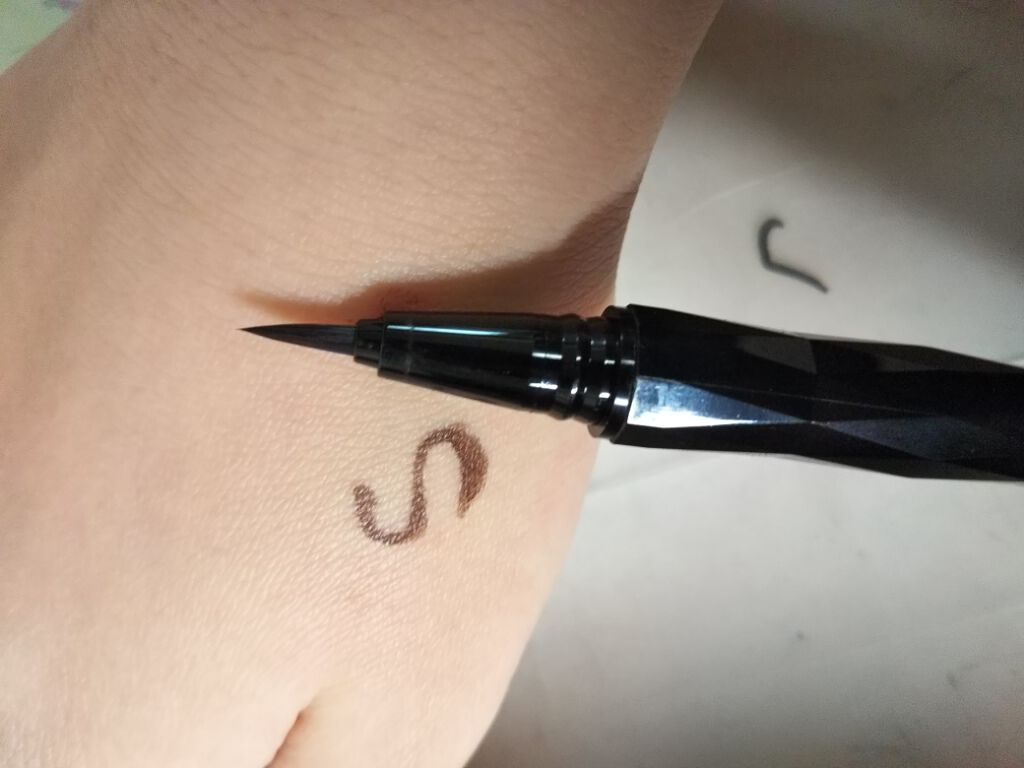 スーパーシャープライナーEX/KATE/リキッドアイライナーを使ったクチコミ(2枚目)