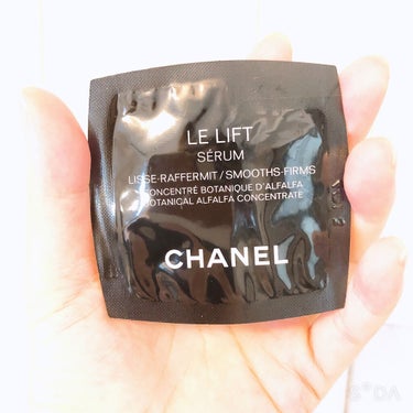 CHANEL ル リフト セラム のクチコミ「＜  CHANEL  ＞
"ル リフト セラム"　30ml   ¥16,500-

ハリ・弾力.....」（1枚目）