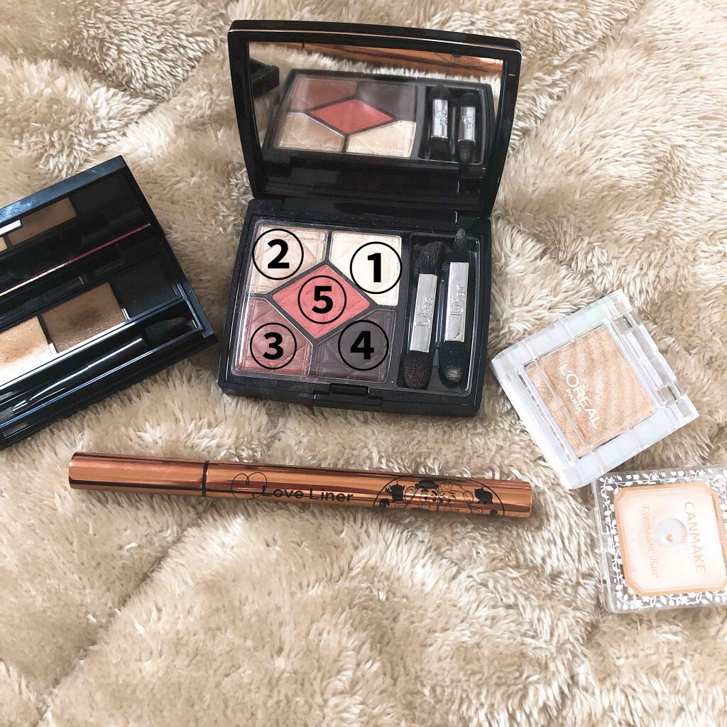 カラークイーン オイルシャドウ/ロレアル パリ/単色アイシャドウを使ったクチコミ（2枚目）