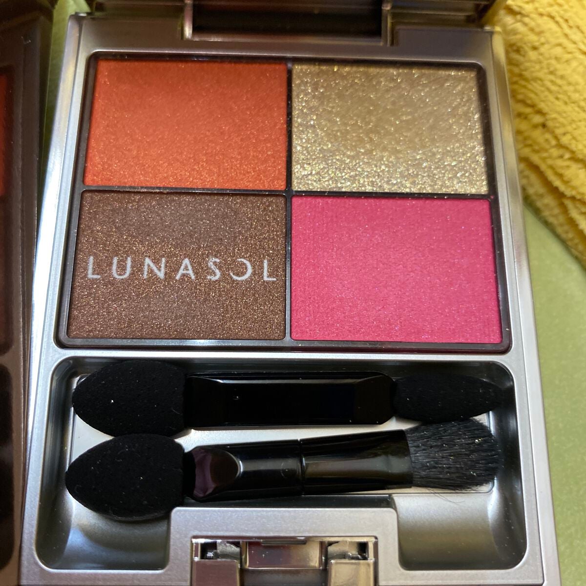 マカロングロウアイズ/LUNASOL/アイシャドウパレットを使ったクチコミ(2枚目)