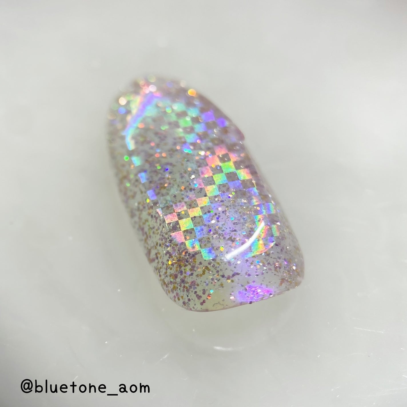 ⋆͛🦖⋆͛aomi on LIPS 「うるうるネイル市松模様バージョンが出来てかわいい🥺100均に売..」(2枚目)