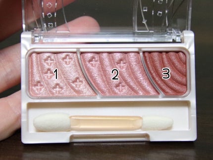 トーンアップアイシャドウ/CEZANNE/アイシャドウパレットを使ったクチコミ(3枚目)