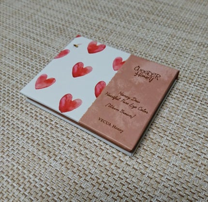 ワンダーハニー ハートフルなピュアアイシャドウ/VECUA Honey/アイシャドウパレットを使ったクチコミ(1枚目)