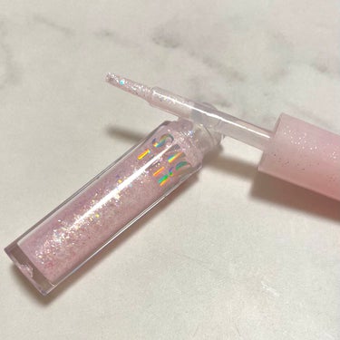 PERIPERA
シュガー トゥインクル リキッド グリッター💫
01GLITTER WAVE🌈✨💖



涙袋に乗せるグリッターが欲しくて
ドンキで購入‼️
可愛いホロ感と、なんと660円という安さ❣