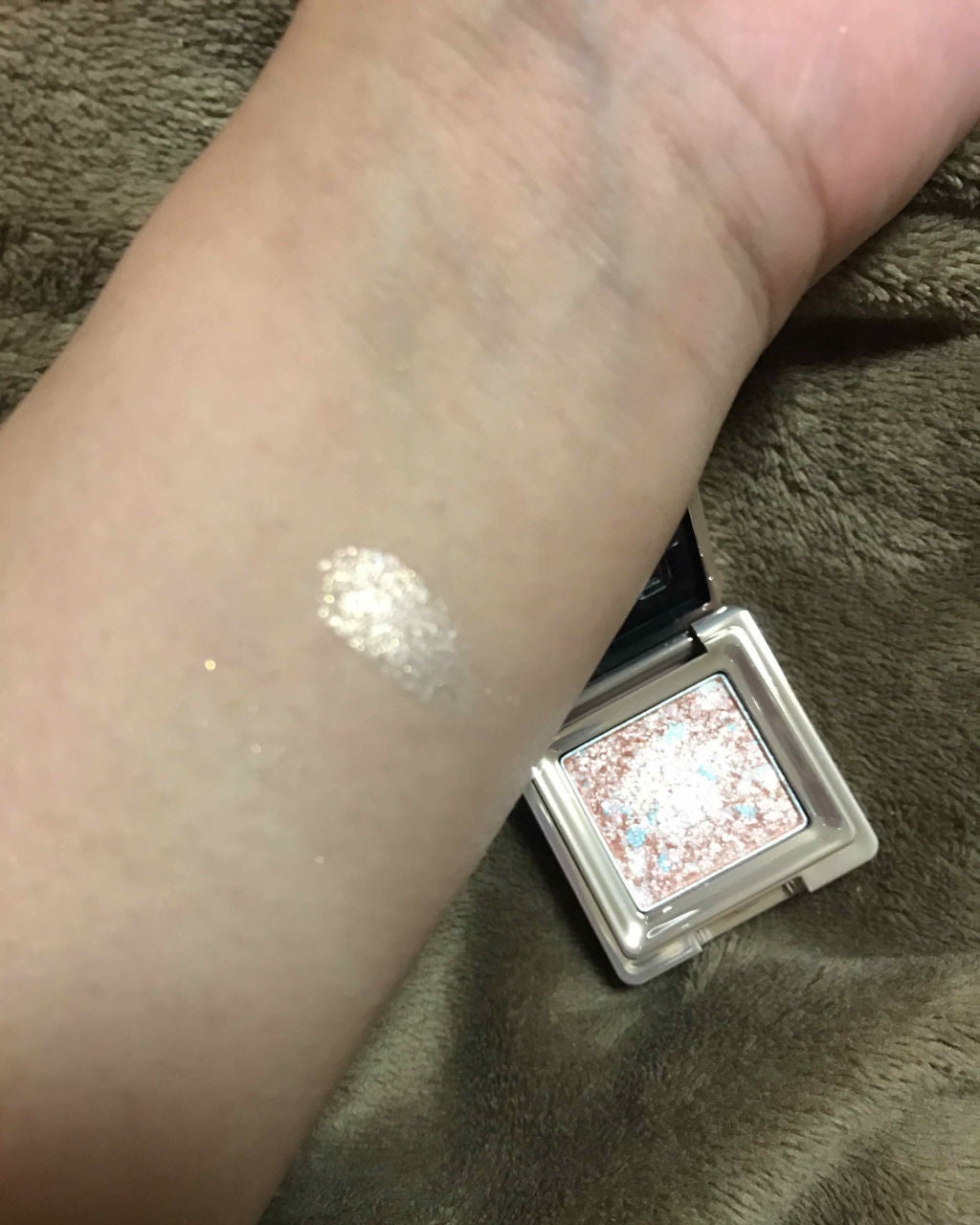 グリッタープリズム シャドウ/MISSHA/グリッターを使ったクチコミ(2枚目)