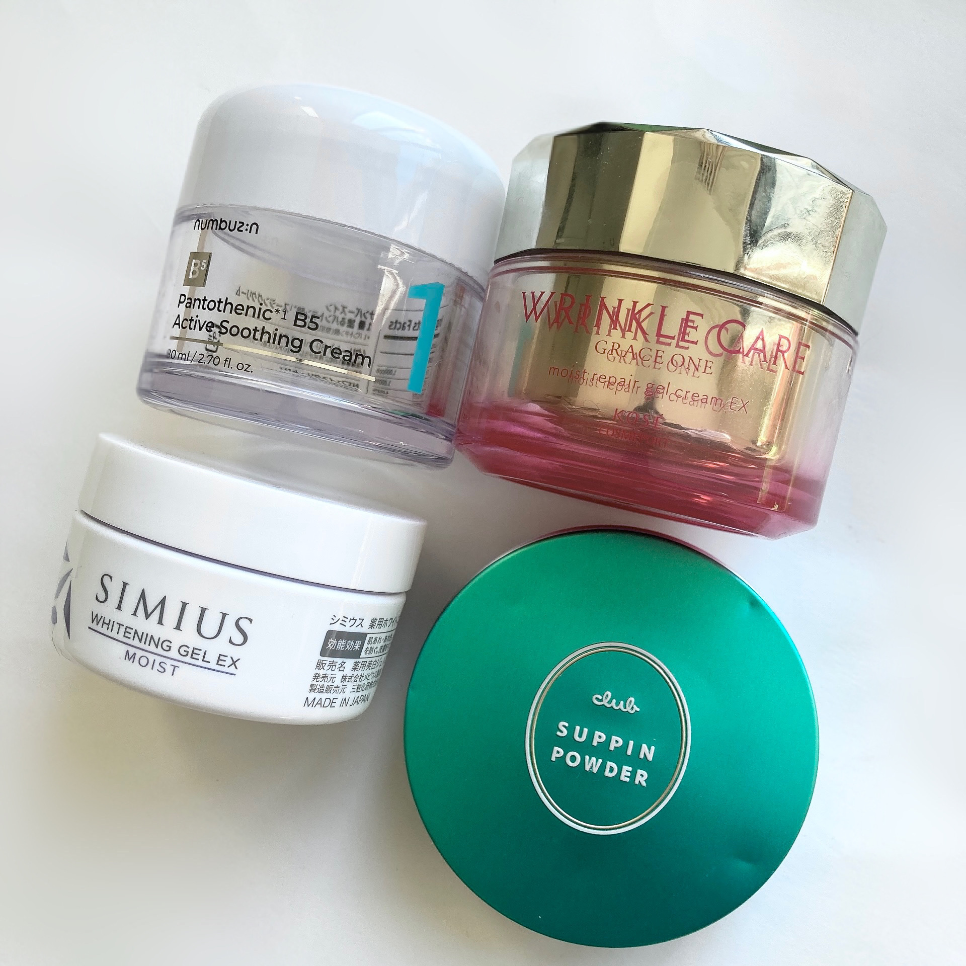 すっぴんパウダー アクネケア ピュアグレープフルーツの香り＜医薬部外品＞/クラブ/プレストパウダーを使ったクチコミ（1枚目）