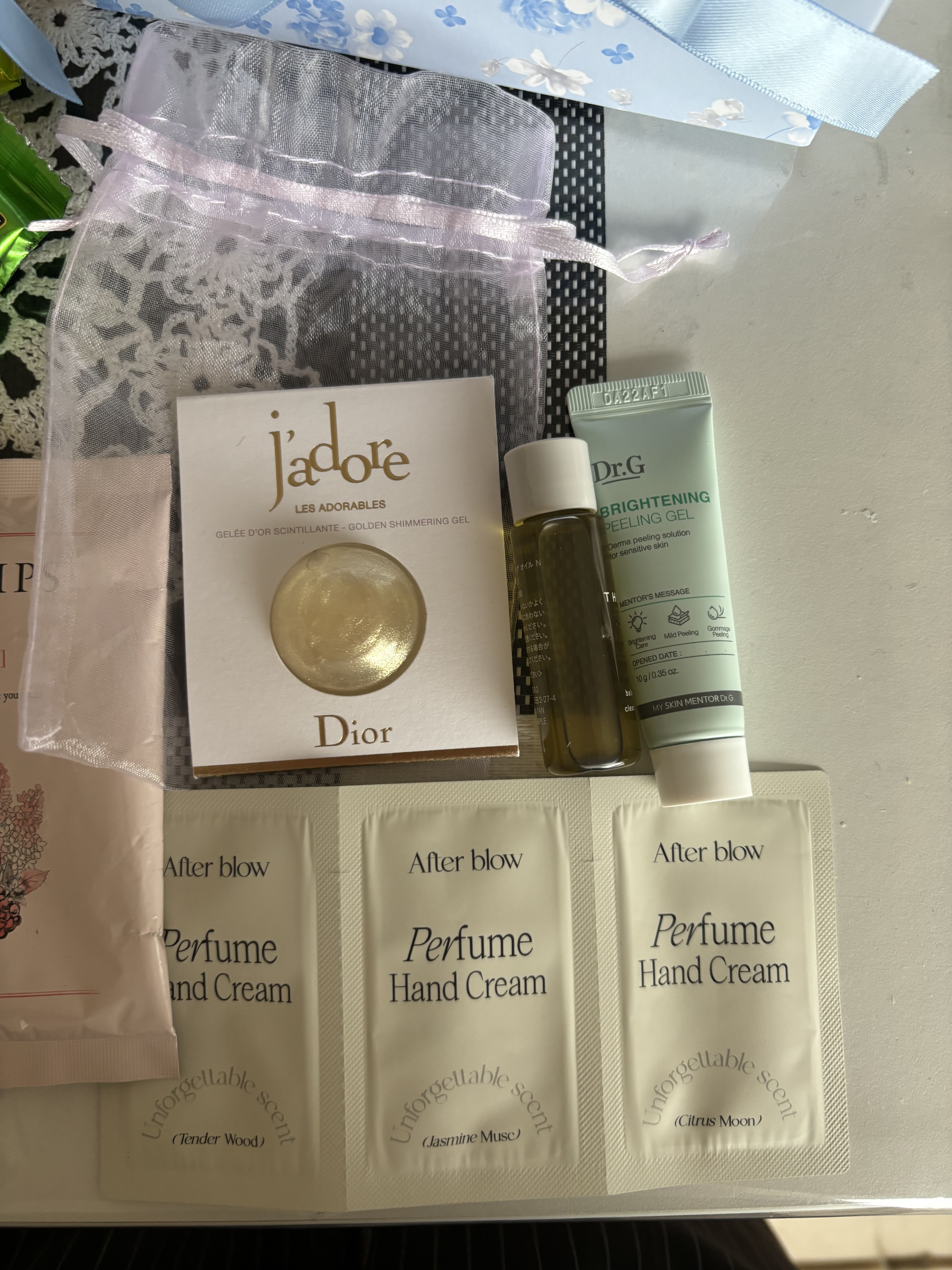 ジルスチュアート　パステルペタル ブラッシュ 03 misty lilac/JILL STUART/パウダーチークを使ったクチコミ（3枚目）